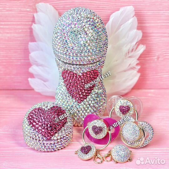 Набор на выписку (пустышки, пинетки, бутылочки)