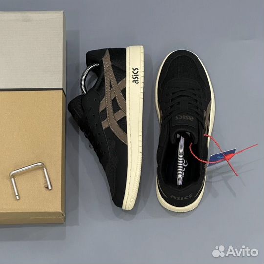 Кроссовки asics