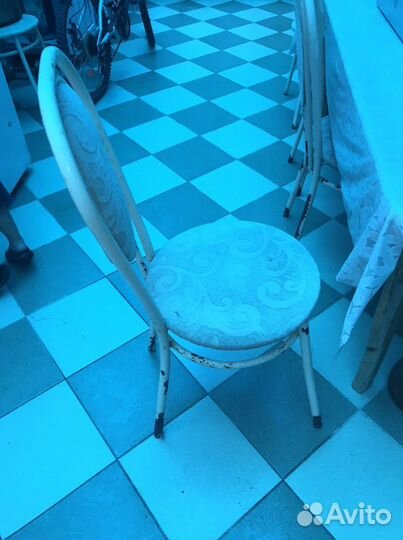 Стулья на металлокаркасе