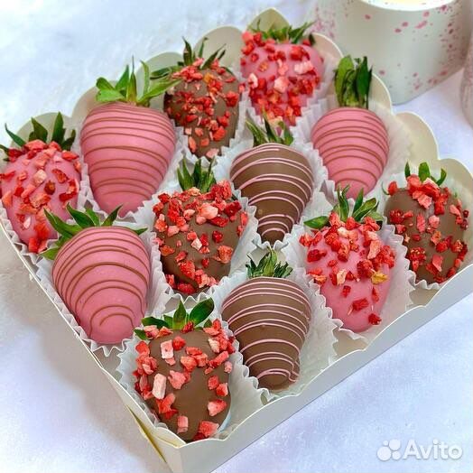 Клубника и бананы в шоколаде