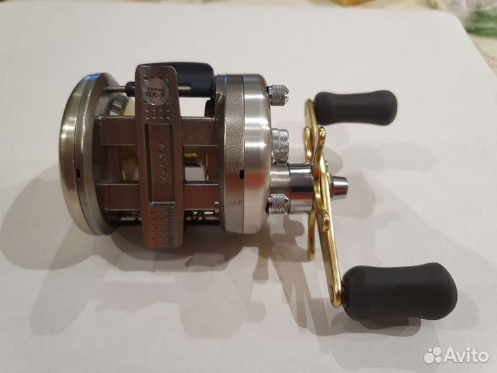 Катушка спининговая shimano cardiff 300A