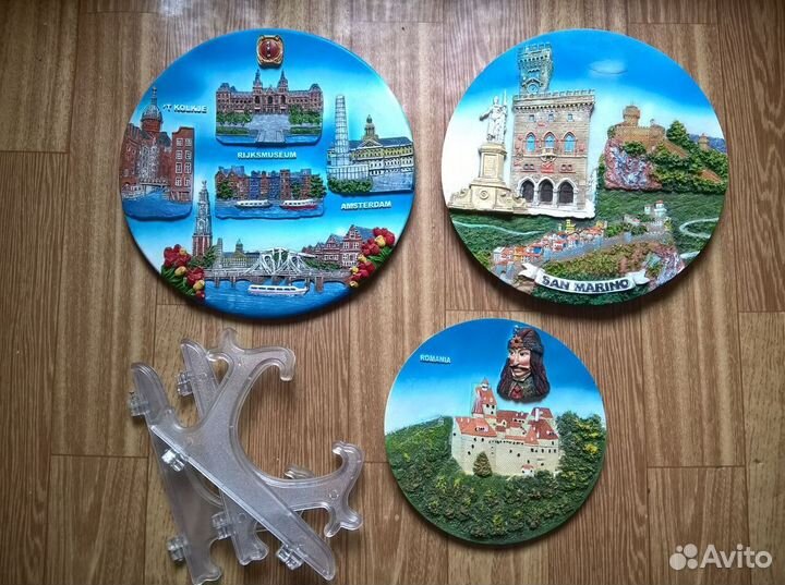 Одним лотом, 3 Сувенирных тарелки