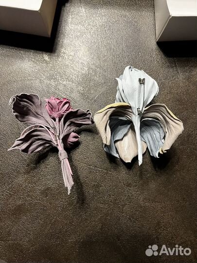 Брошь ручной работы из кожи и велюра новая