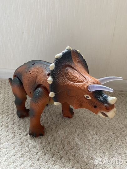 Динозавры игрушки