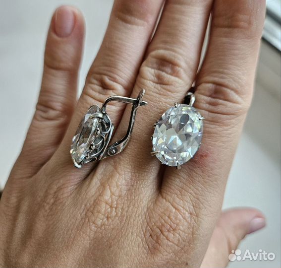 Серебряные серьги, кольцо листайте