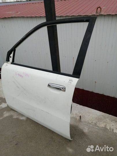 Дверь передняя левая Mitsubishi Dion CR6W