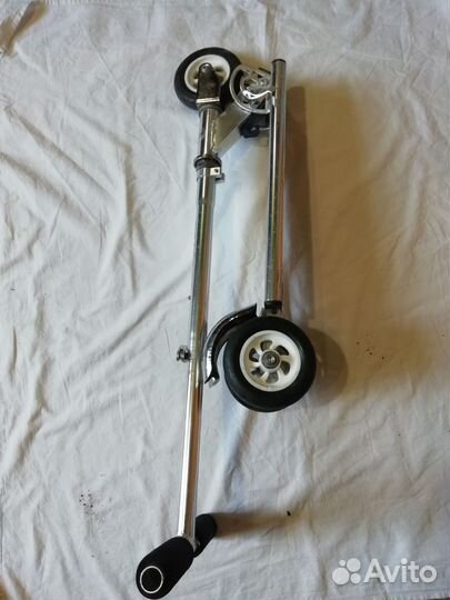 Самокат трёхколёсный