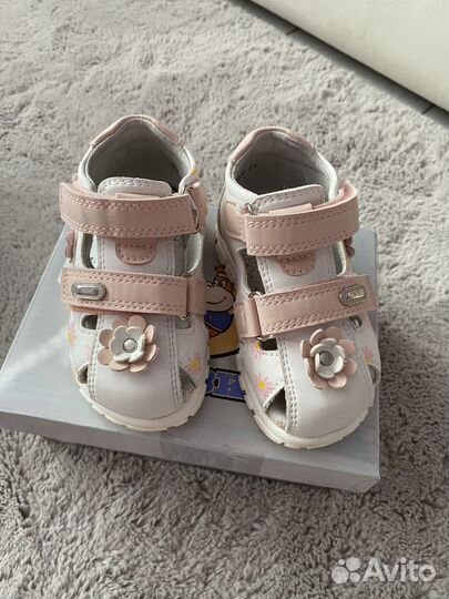 Сандалии на девочку 21