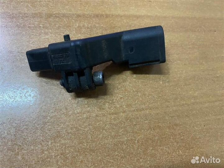 Датчик положения коленвала Skoda Octavia A5 1Z