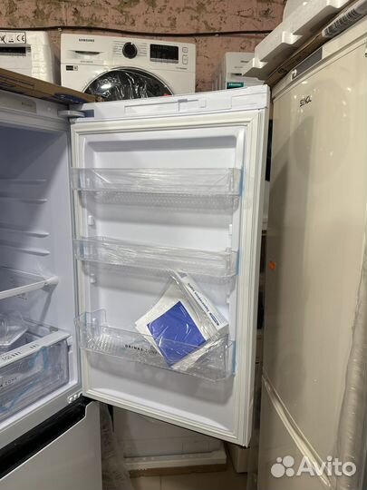 Холодильник сухой мороз белого цвета высота175см