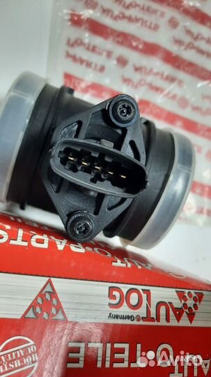 Датчик расхода воздуха Opel Astra Zafira 93179927