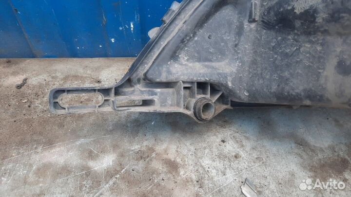 Фара правая Mercedes-Benz M-class