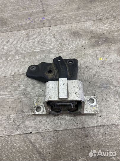 Подушка двигателя Renault Logan