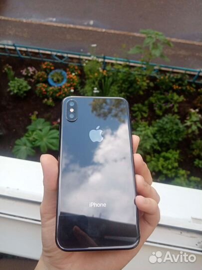 Телефон iPhone 10