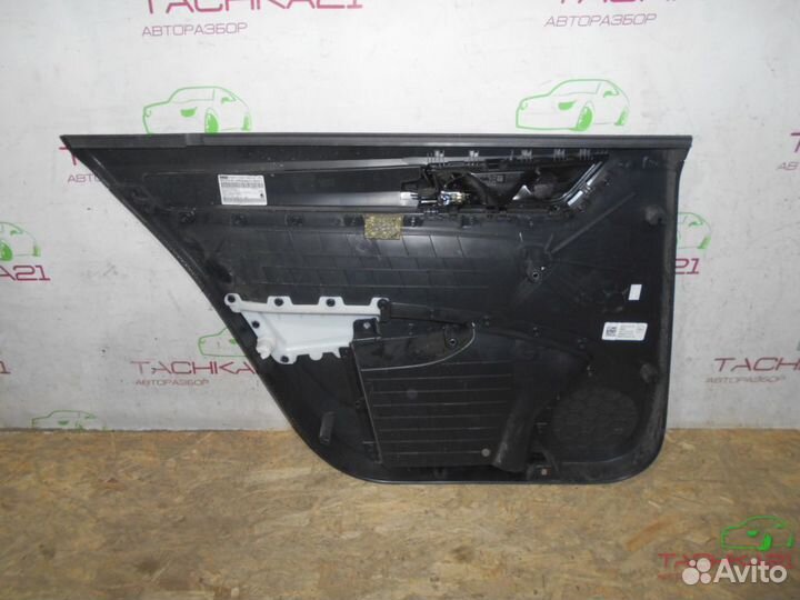 Обшивка задней правой двери Skoda Rapid (2012+)