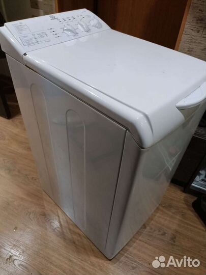 Стиральная машина Indesit с вертикальной загрузкой