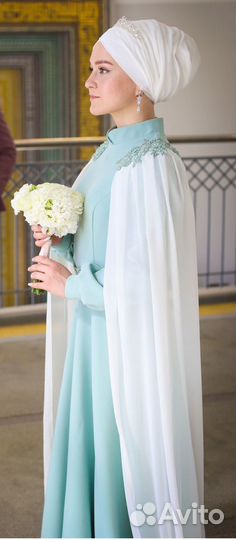 Платье на никах