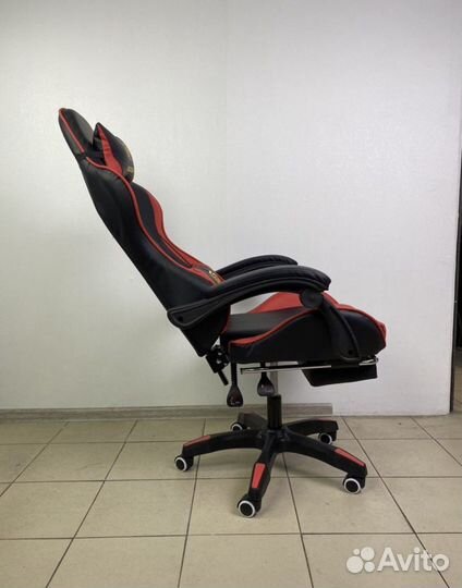 Геймерское кресло красное