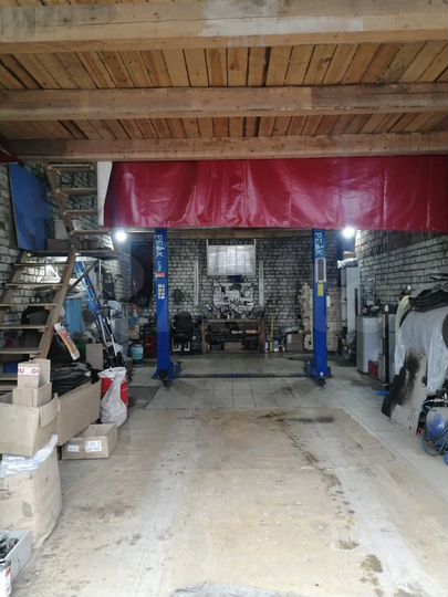 Гараж, > 30 м²