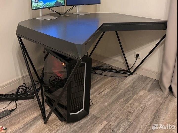 Письменный стол бу угловой Archpole