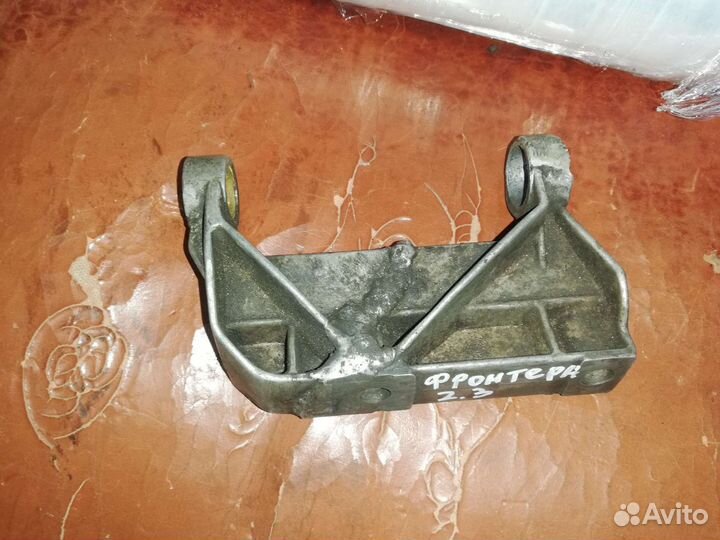 Кронштейн гура Опель Фронтера А