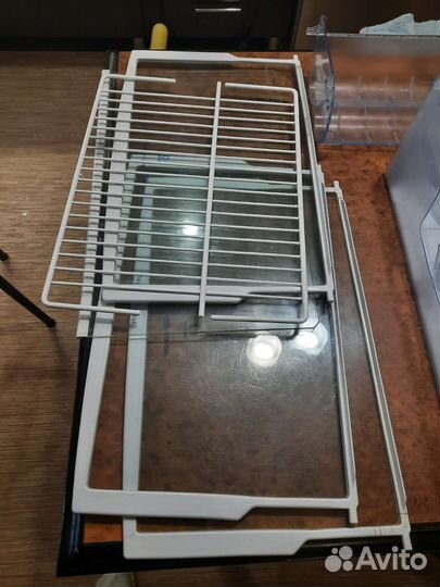 Полки и ящики от хол-ка indesit