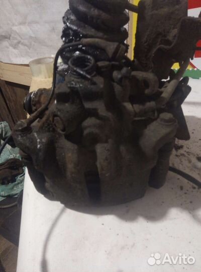 Поворотный кулак передний левый citroen c5