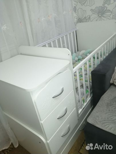 Детская кроватка