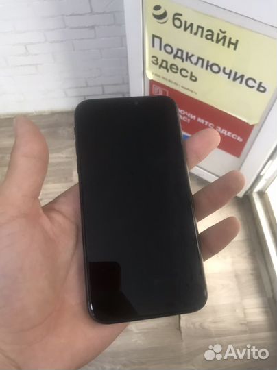 Чехлы на iPhone 11