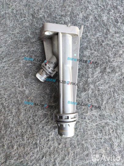 Фланец (тройник) системы охлаждения BMW 5