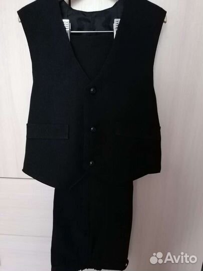 Жилетка и брюки для мальчика