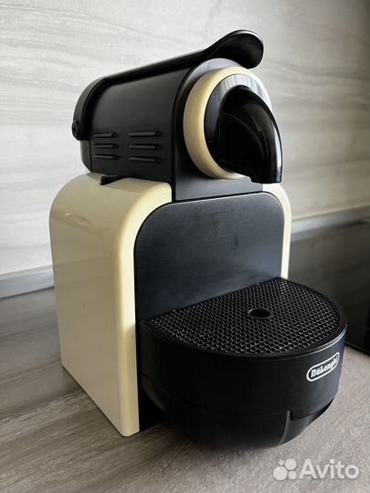 Капсульная кофемашина delonghi Nespresso