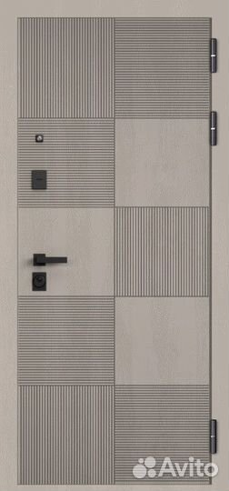 Железная дверь с зеркалом