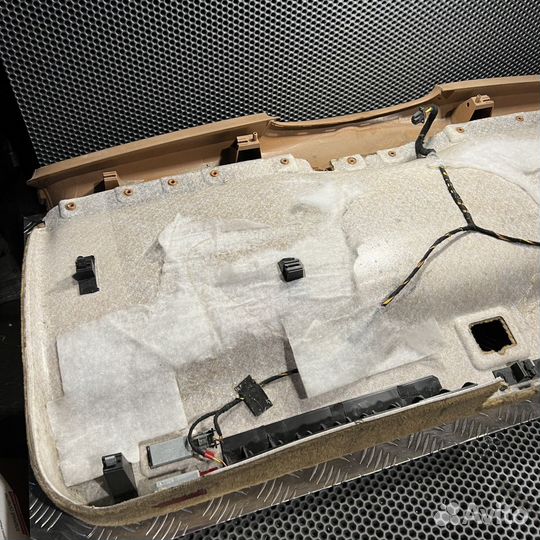 Обшивка двери багажника Porsche Cayenne