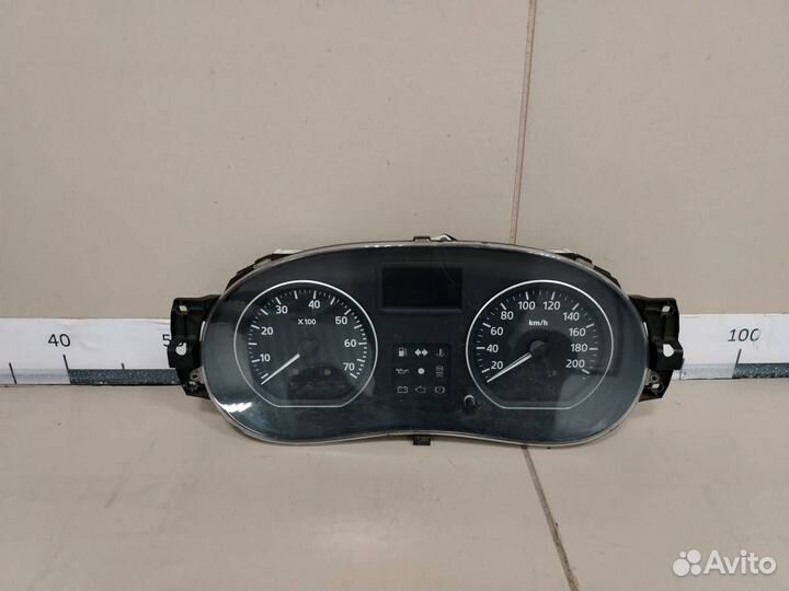 Панель приборов Renault Sandero 2009-2014