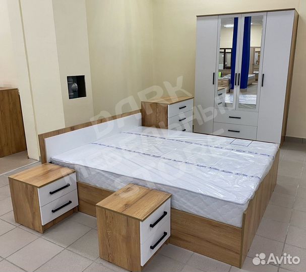 Спальный гарнитур