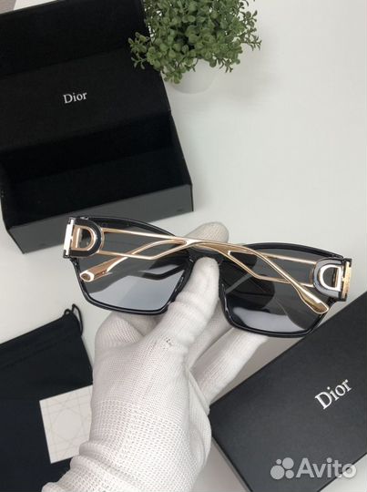 Очки солнцезащитные женские Dior