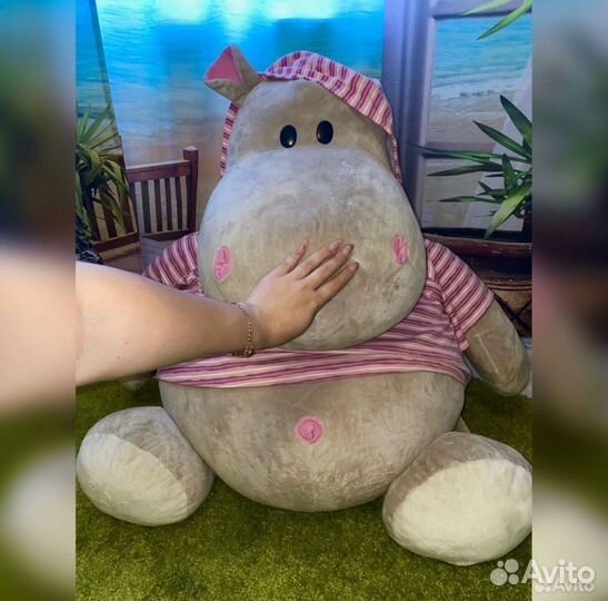 Игрушка большой бегемот