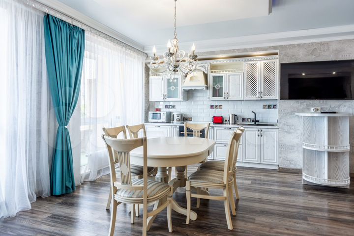 3-к. квартира, 114 м², 10/17 эт.