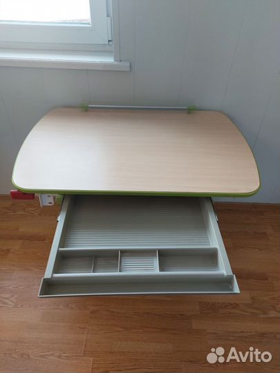 Детский стол-парта