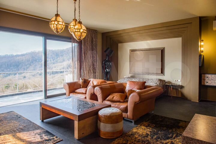 Дом 500 м² на участке 17 сот.