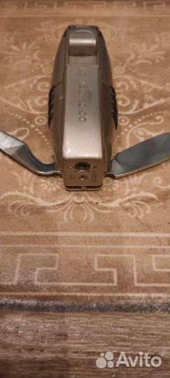 Зажигалка с выкидным ножом