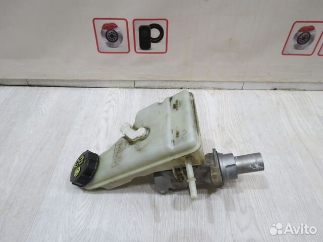 Главный тормозной цилиндр Ford Focus 3