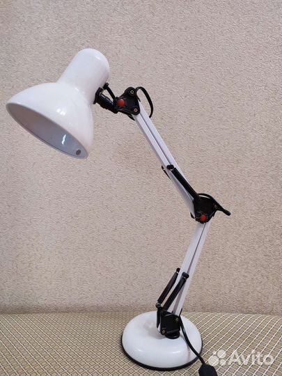 Лампа настольная