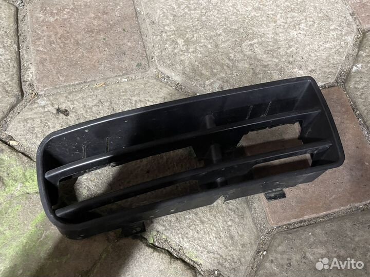 Решетки бампера (левая+правая) VW Golf 4