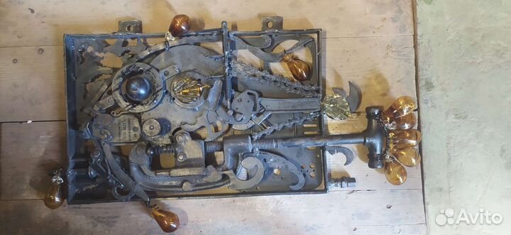 Панно из металла, украшение стеклянными элементами