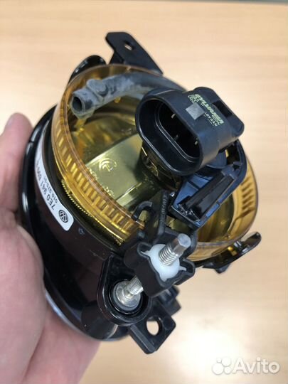 Фара противотуманная левая Volkswagen Transporter