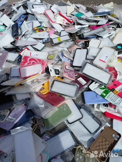 Чехлы на смарфоны и защитные стекла