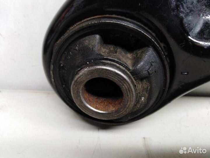 Рычаг подвески передний правый Mitsubishi Lancer