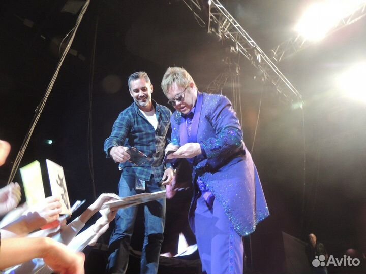 Автограф Элтона Джона оригинал